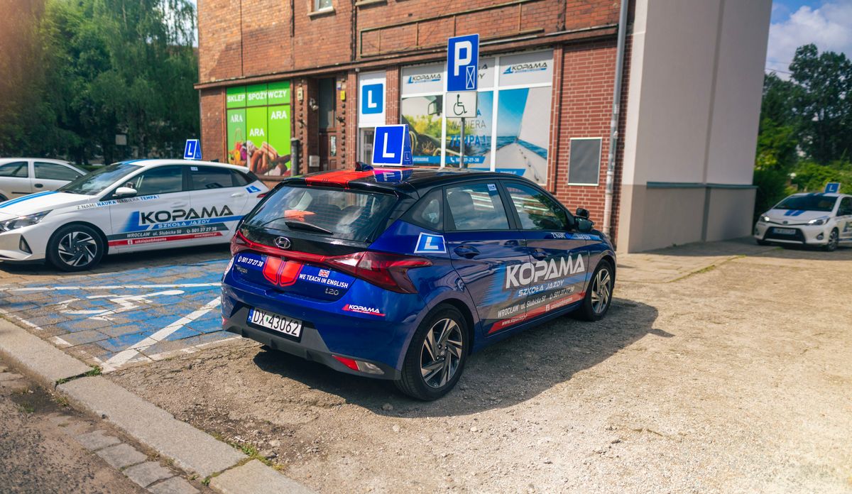 Samochody szkoleniowe OSK KopaMa we Wrocławiu